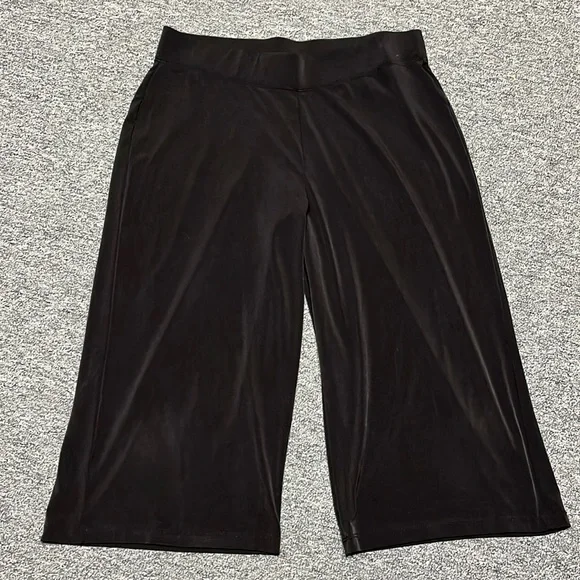❤️Liz Claiborne Petite Capris - Picture 1 of 4